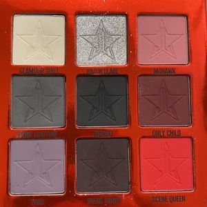 Jeffree Star Weirdo Pallet - Swatched